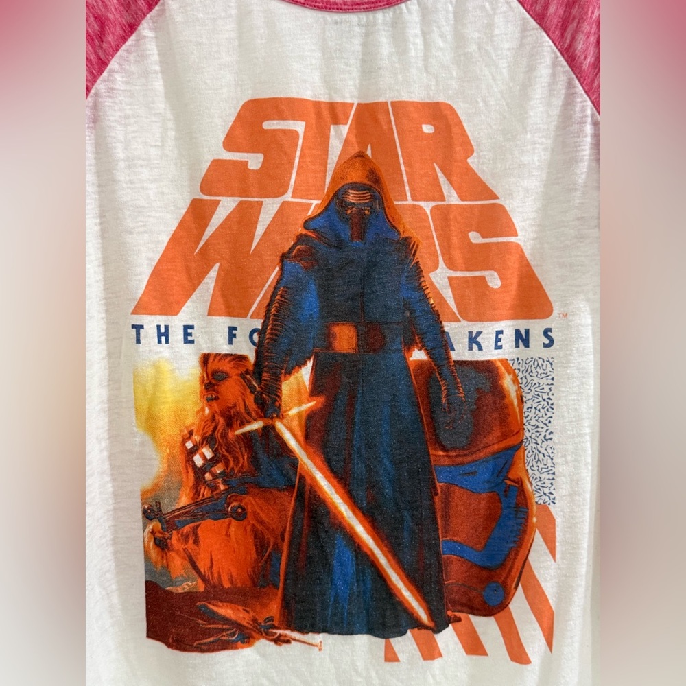Star Wars: the Force Awakens off white + distressed red raglan sheer Tshirt - Picture 4 of 12